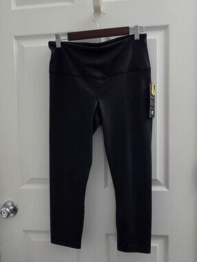 NWT Velocity Capri Leggings Sz Lg